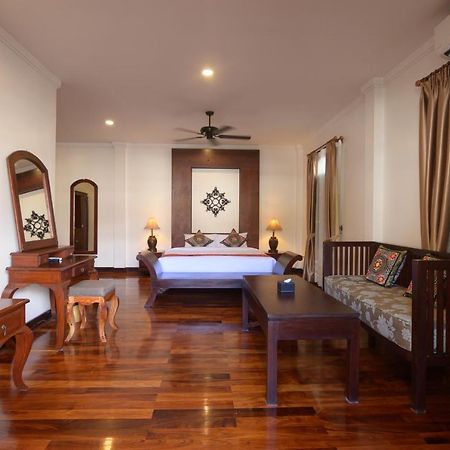 Lux Hotel Λουάνγκ Πραμπάνγκ Εξωτερικό φωτογραφία