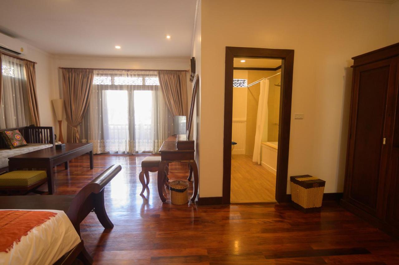 Lux Hotel Λουάνγκ Πραμπάνγκ Εξωτερικό φωτογραφία