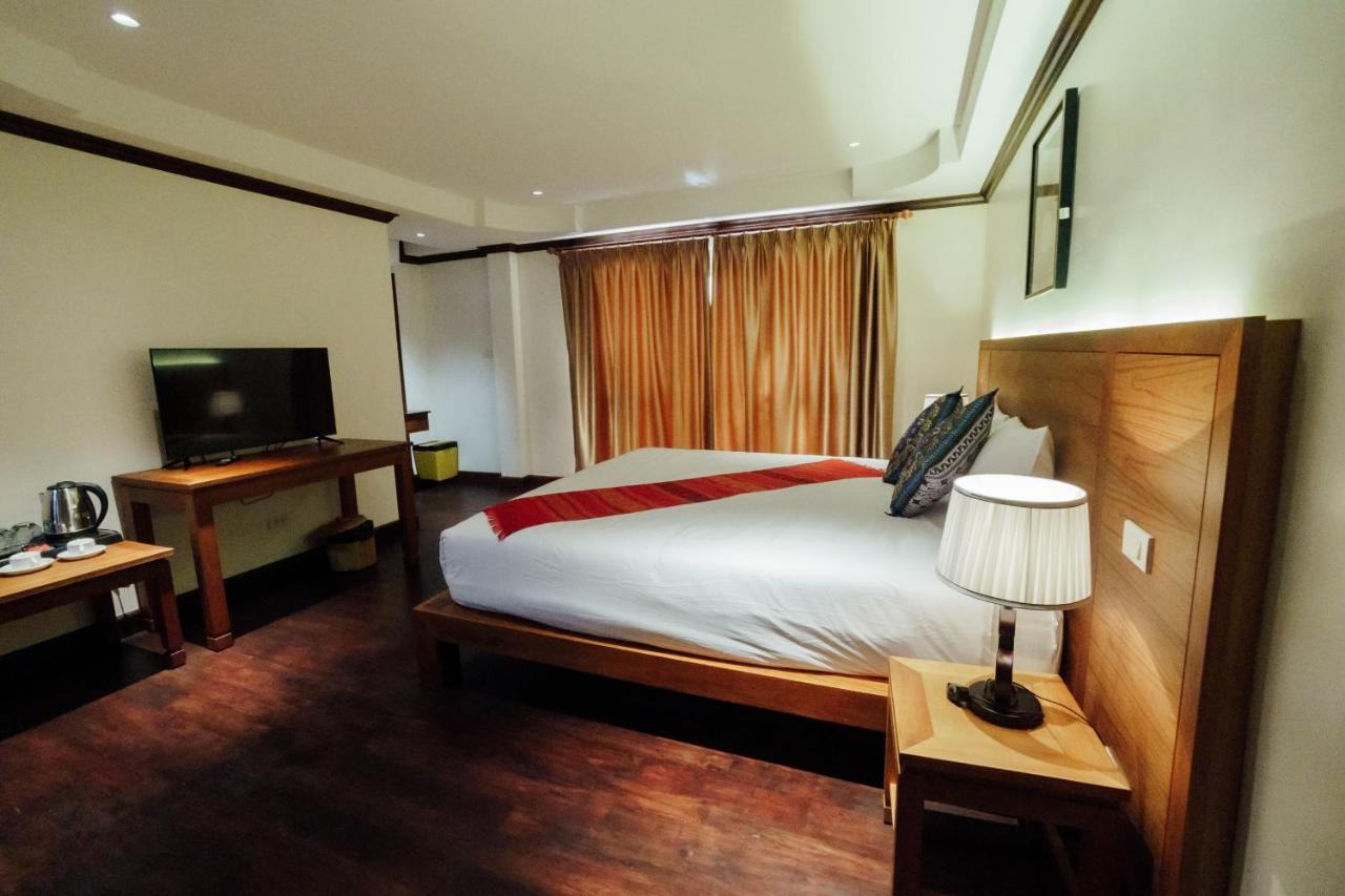 Lux Hotel Λουάνγκ Πραμπάνγκ Εξωτερικό φωτογραφία