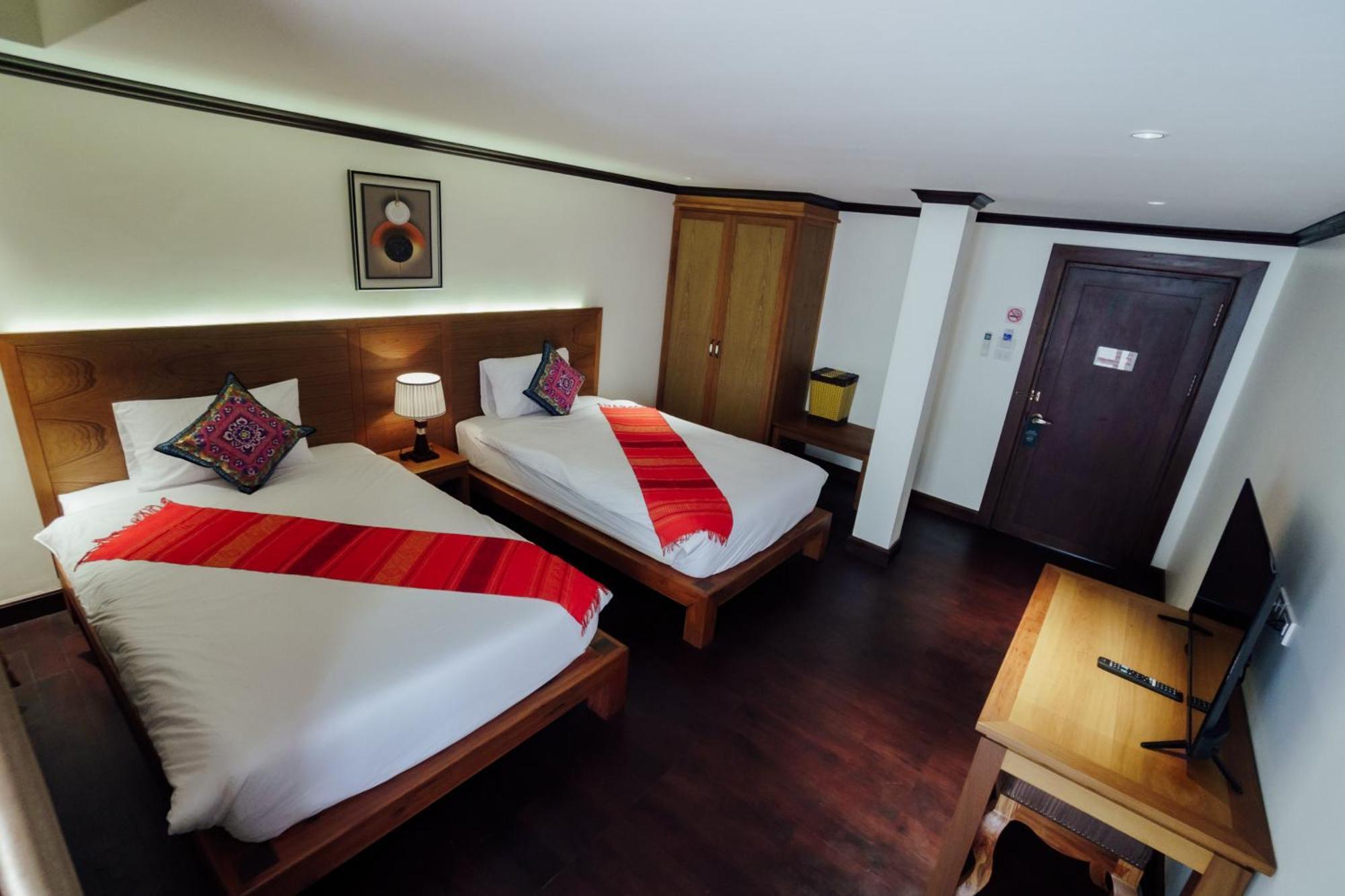 Lux Hotel Λουάνγκ Πραμπάνγκ Εξωτερικό φωτογραφία