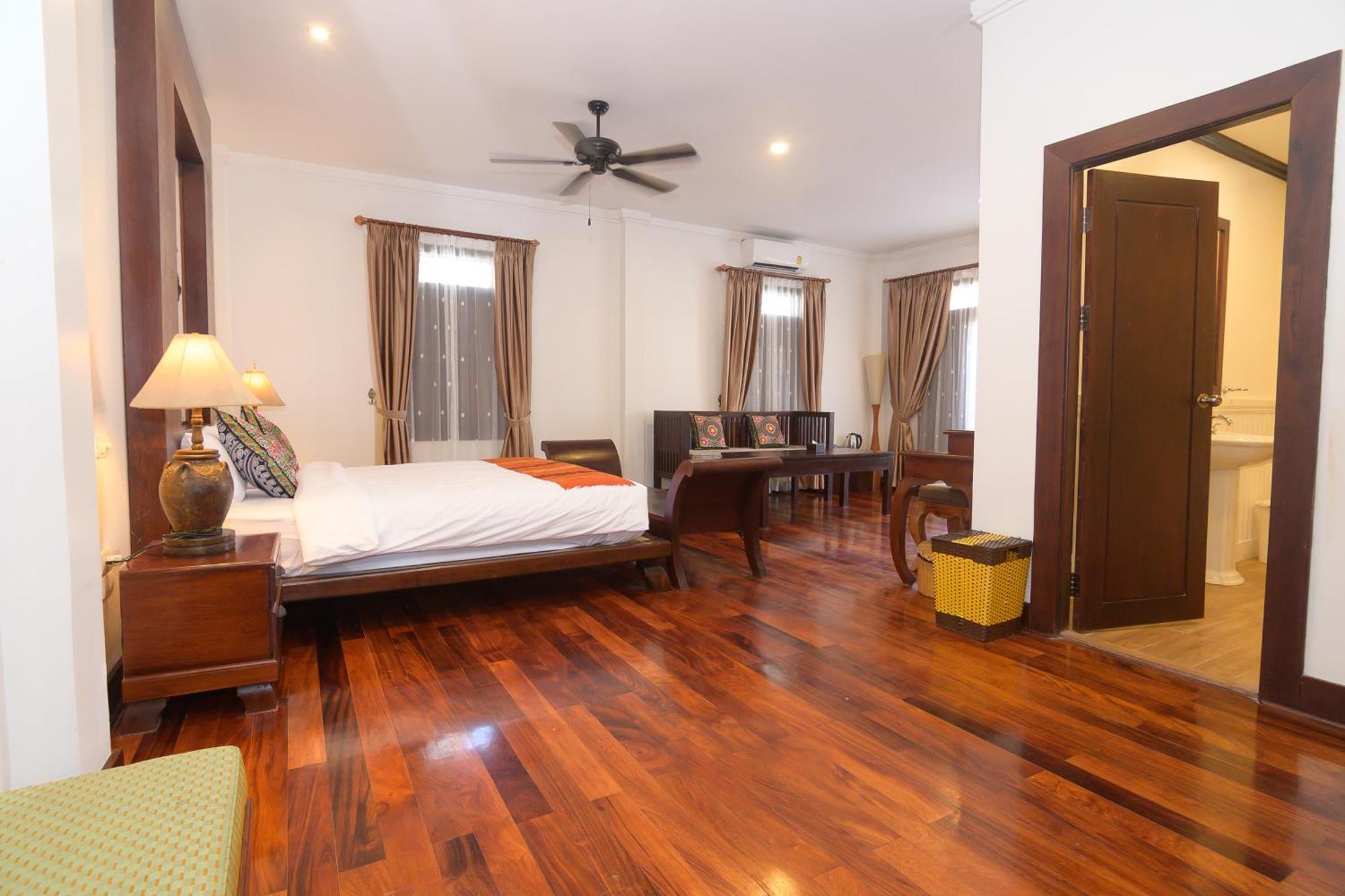 Lux Hotel Λουάνγκ Πραμπάνγκ Εξωτερικό φωτογραφία