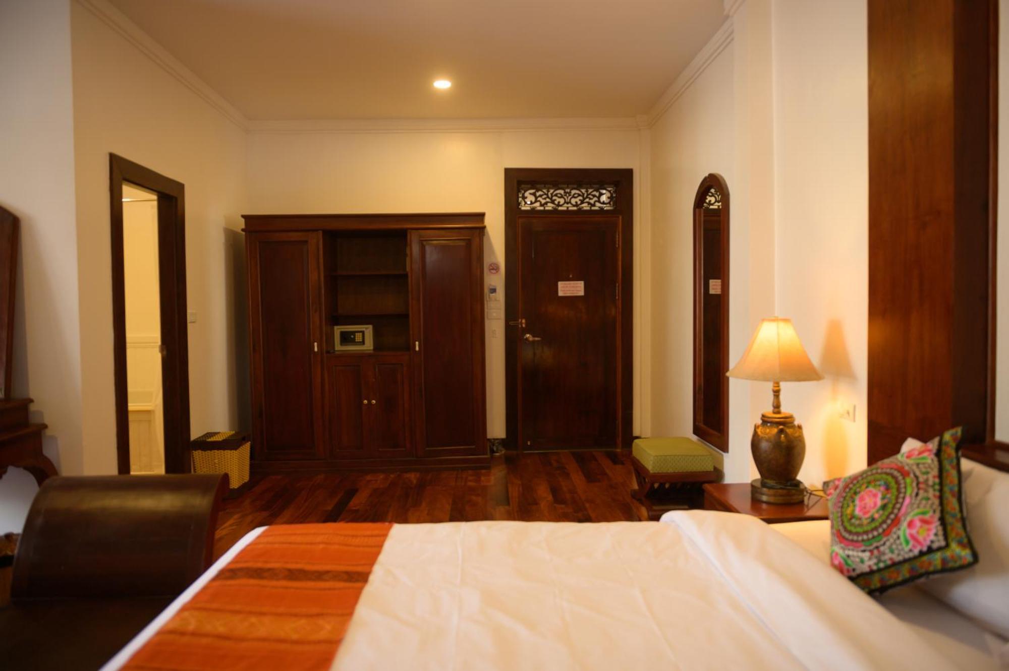 Lux Hotel Λουάνγκ Πραμπάνγκ Εξωτερικό φωτογραφία