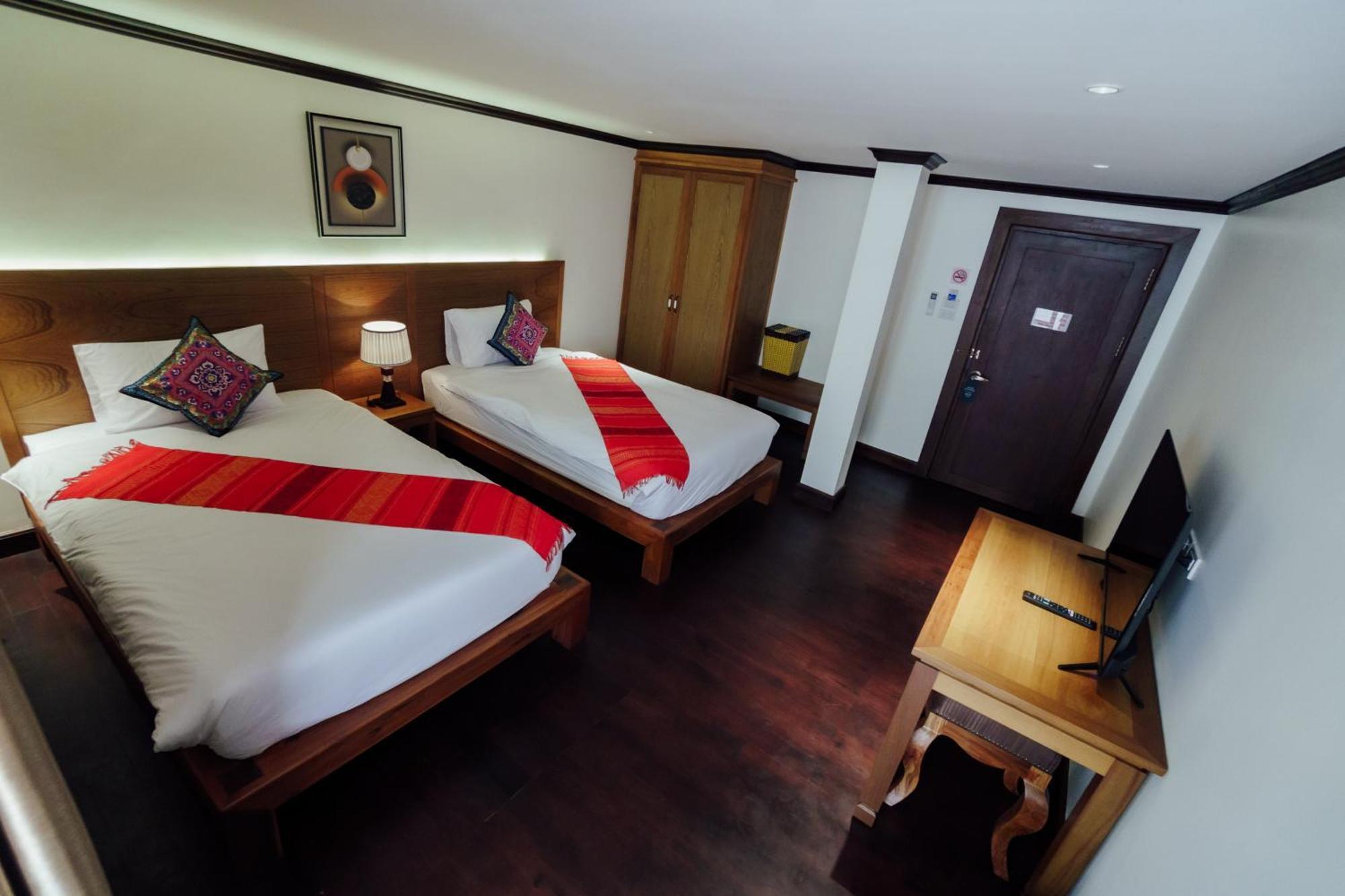 Lux Hotel Λουάνγκ Πραμπάνγκ Εξωτερικό φωτογραφία