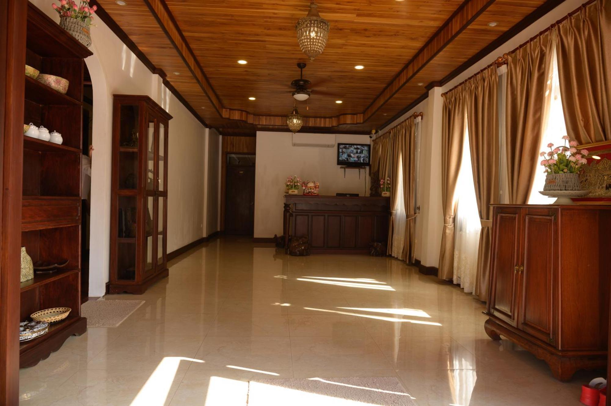 Lux Hotel Λουάνγκ Πραμπάνγκ Εξωτερικό φωτογραφία
