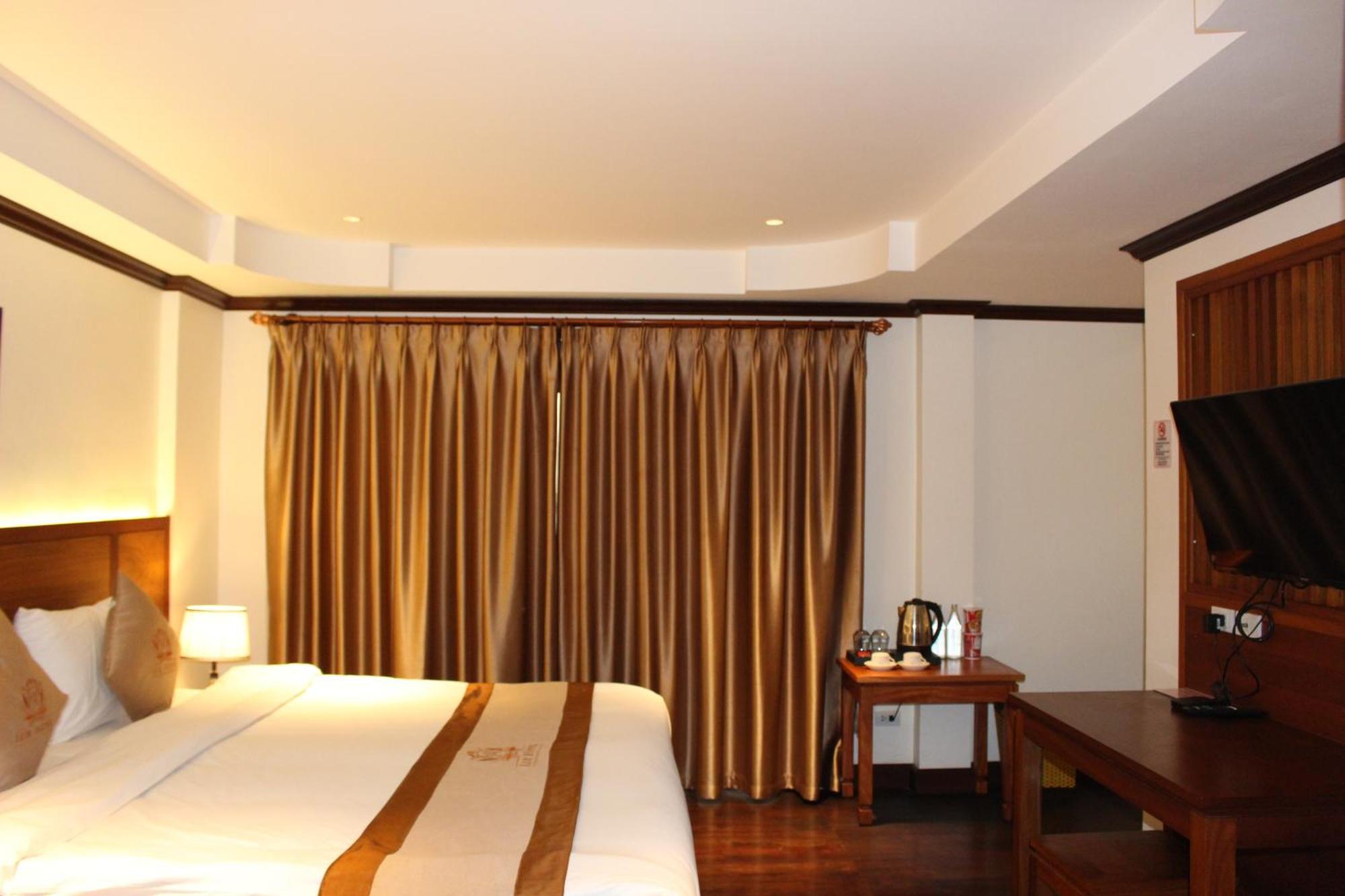 Lux Hotel Λουάνγκ Πραμπάνγκ Εξωτερικό φωτογραφία