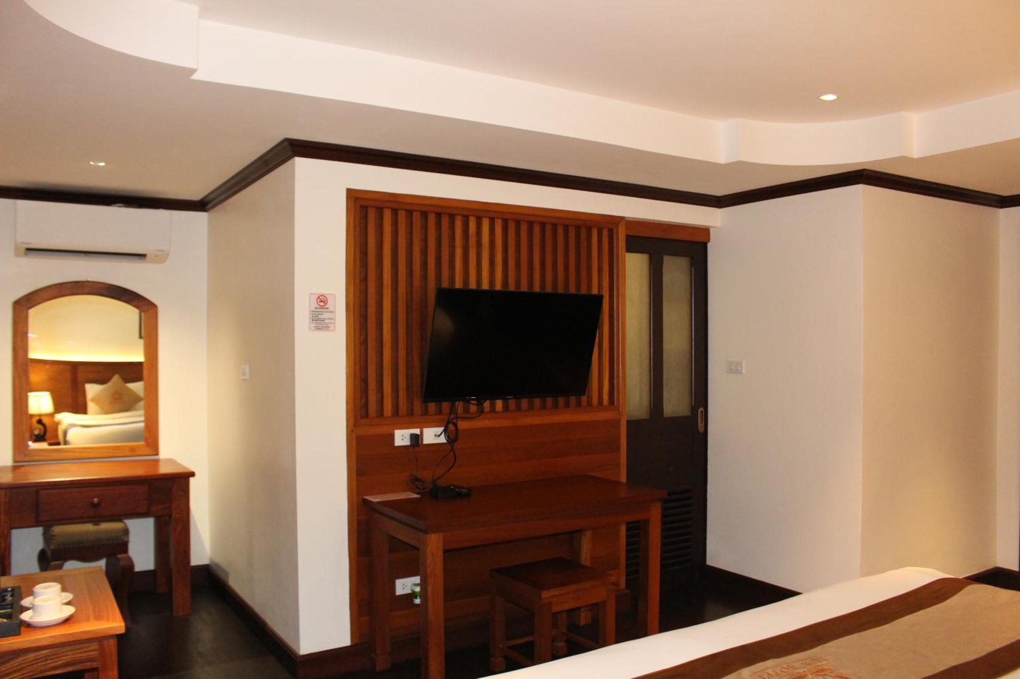 Lux Hotel Λουάνγκ Πραμπάνγκ Εξωτερικό φωτογραφία